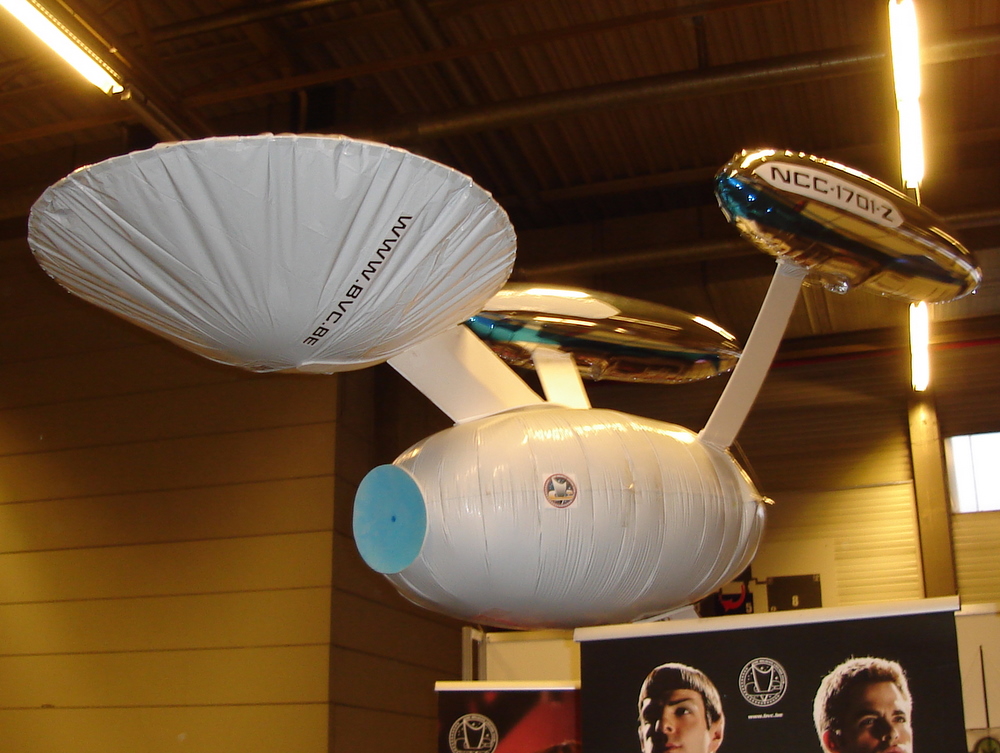 2 Meter Flying RC Starship Enterprise