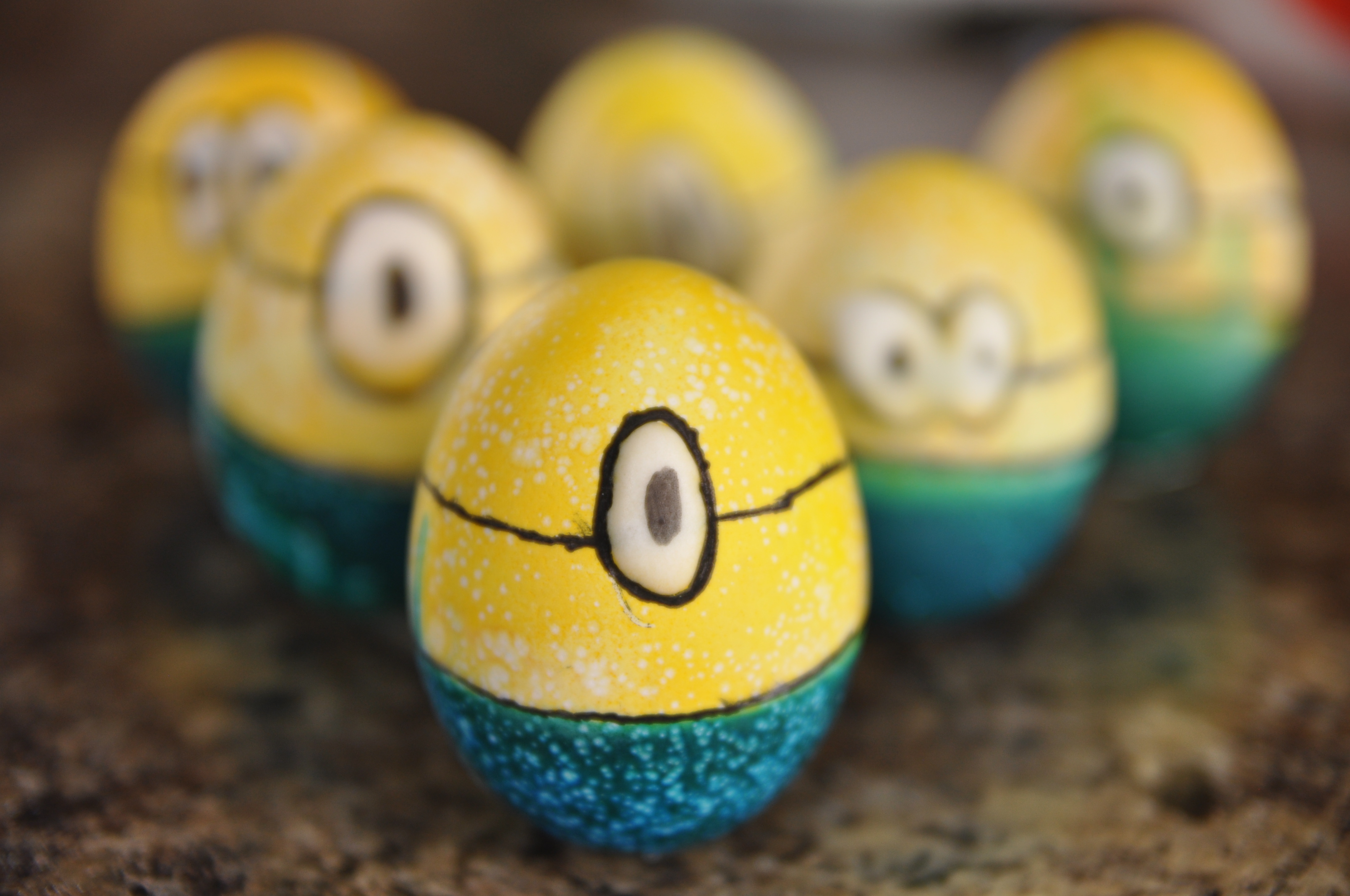 How to Make Minion Easter Eggs